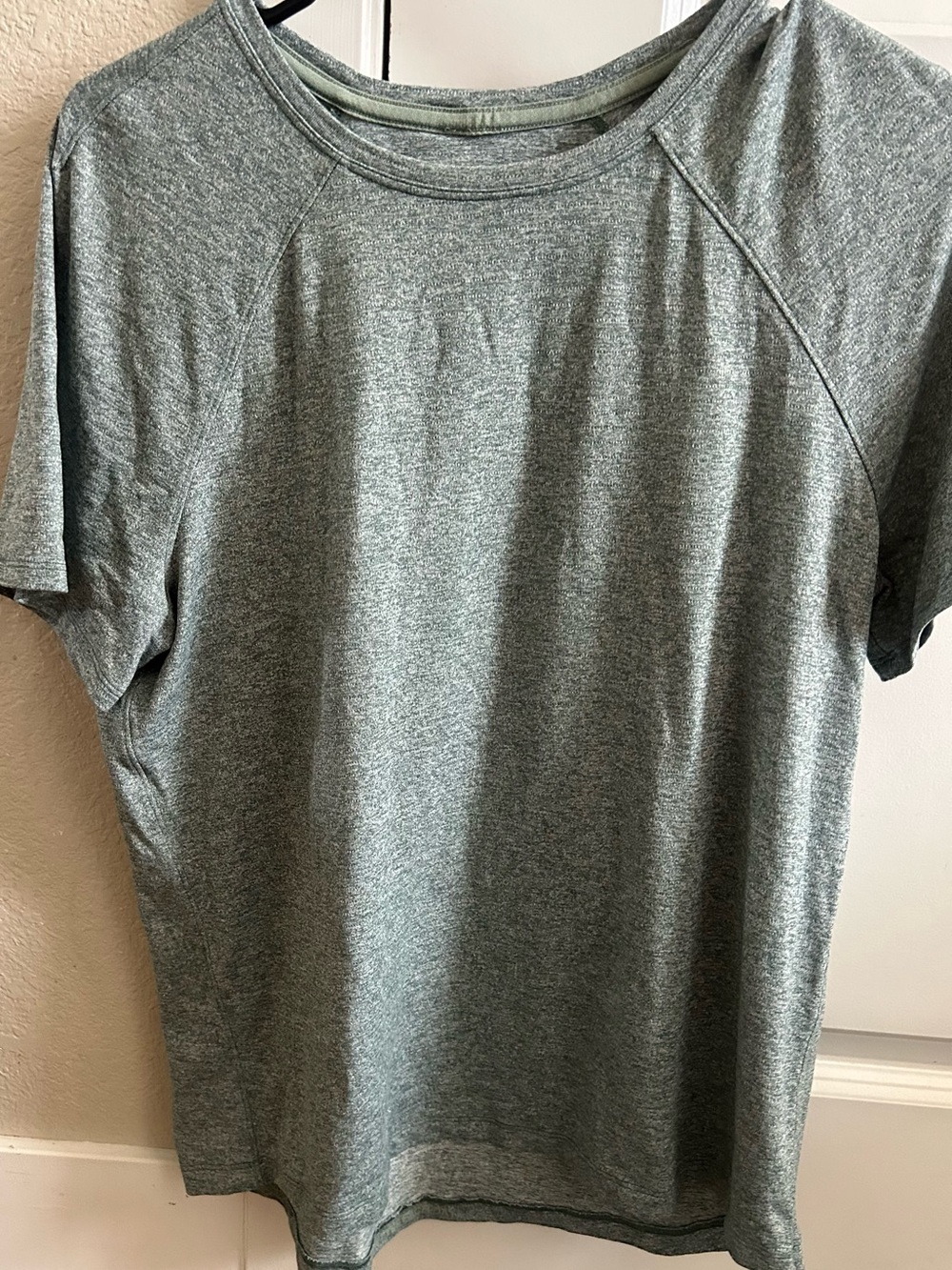 lululemon athletica Women’s  Heathered Sage Green Short Sleeve Tee